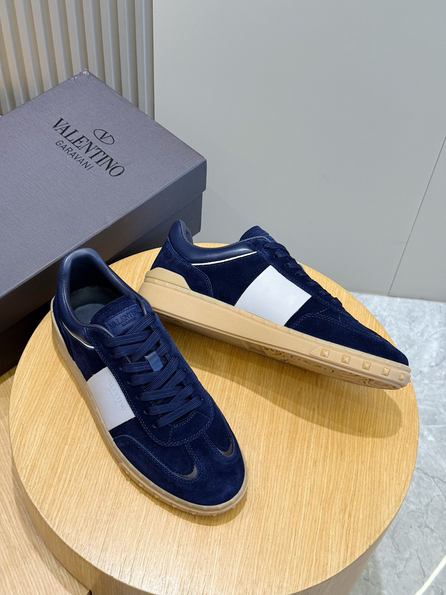 Valentino Couple Sneakers L-s
