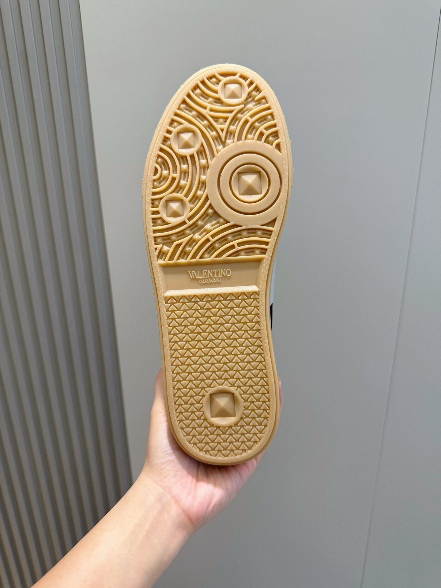 Valentino Couple Sneakers L-s