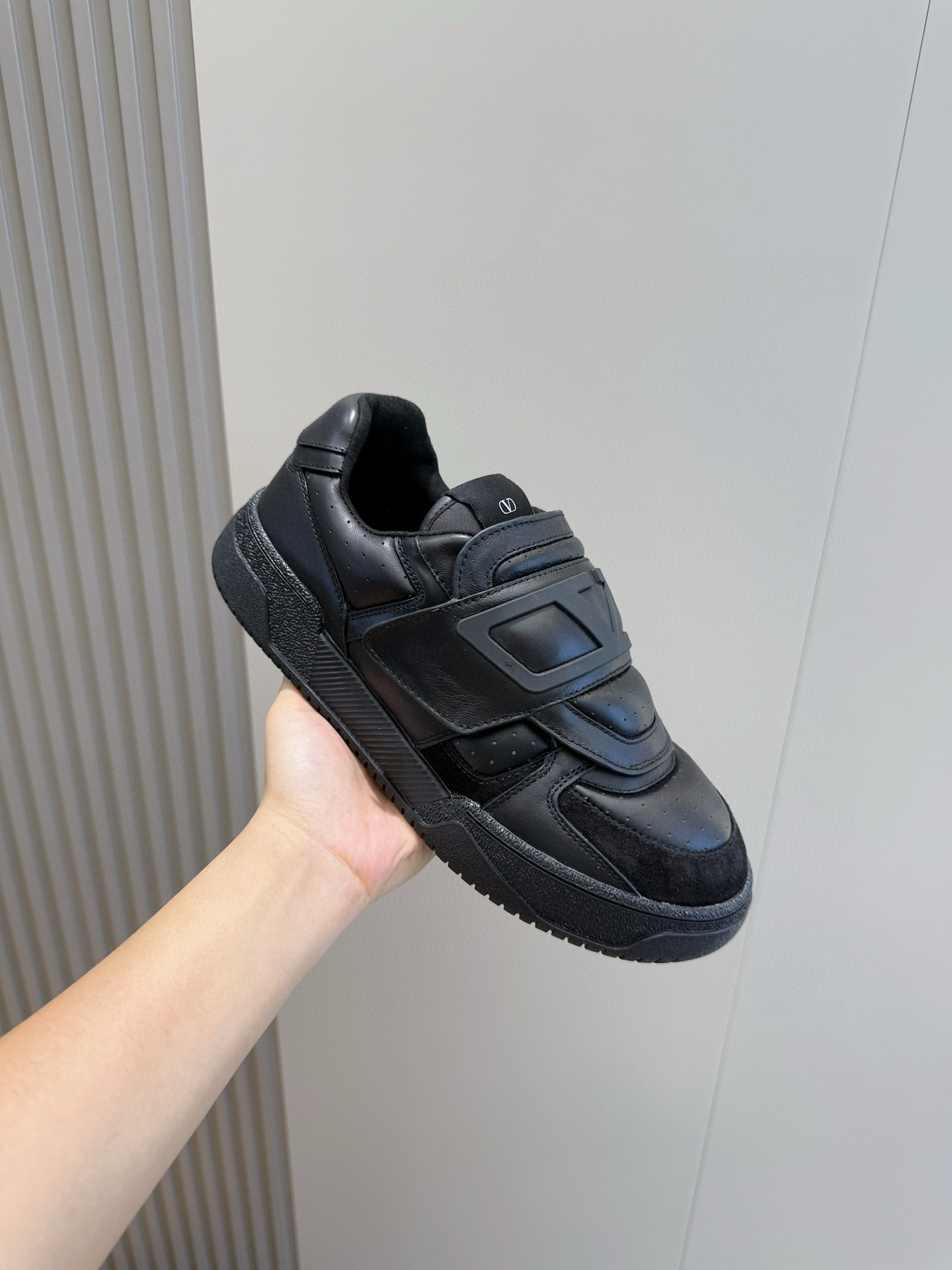 Valentino Couple Sneakers L-s