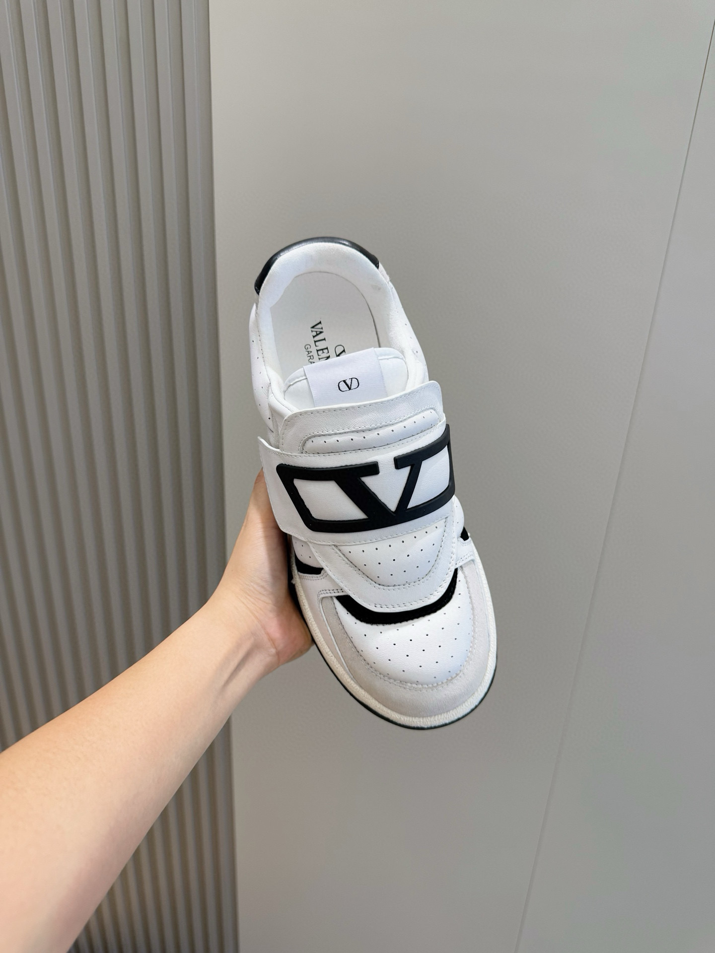 Valentino Couple Sneakers L-s