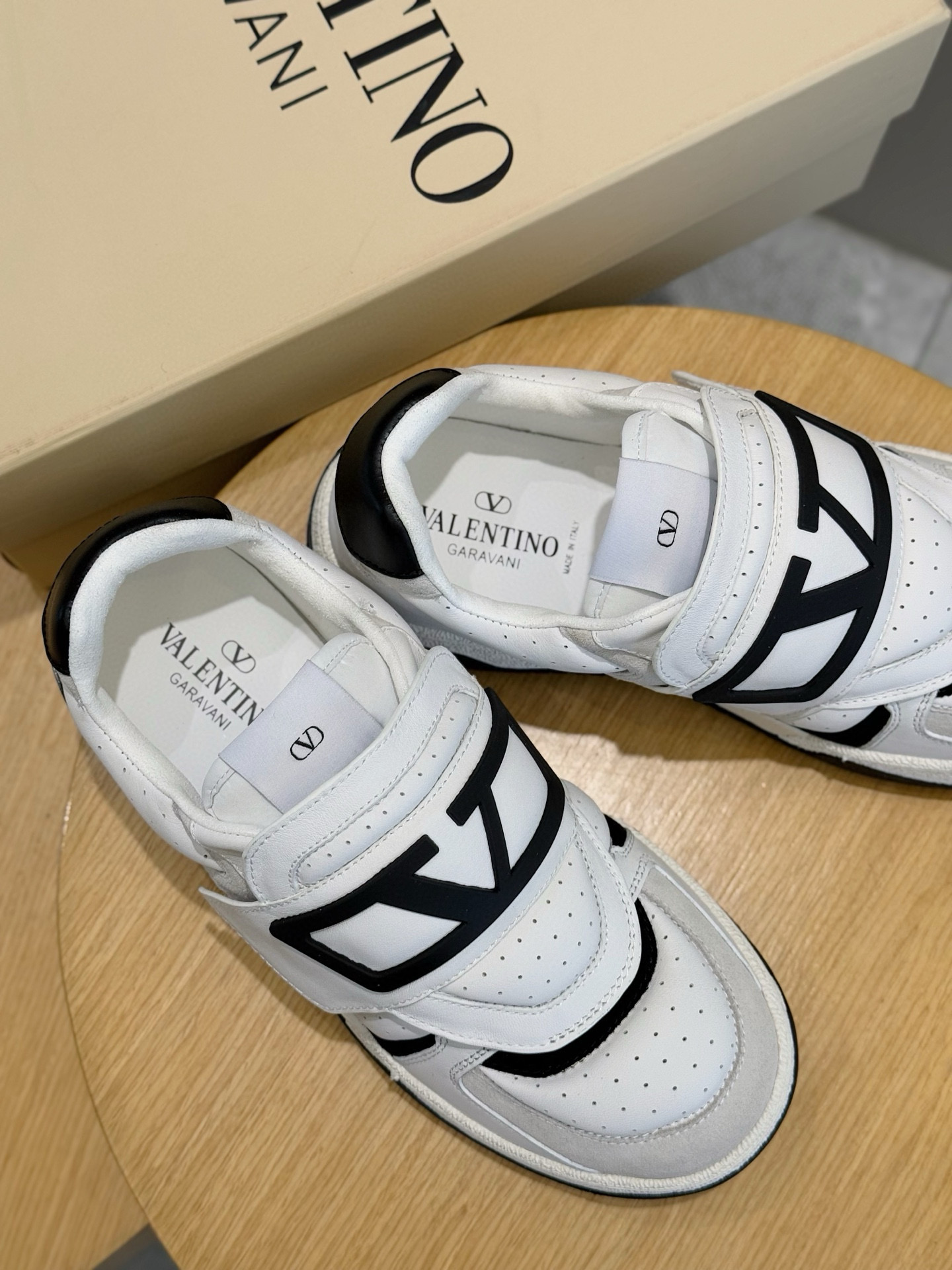 Valentino Couple Sneakers L-s