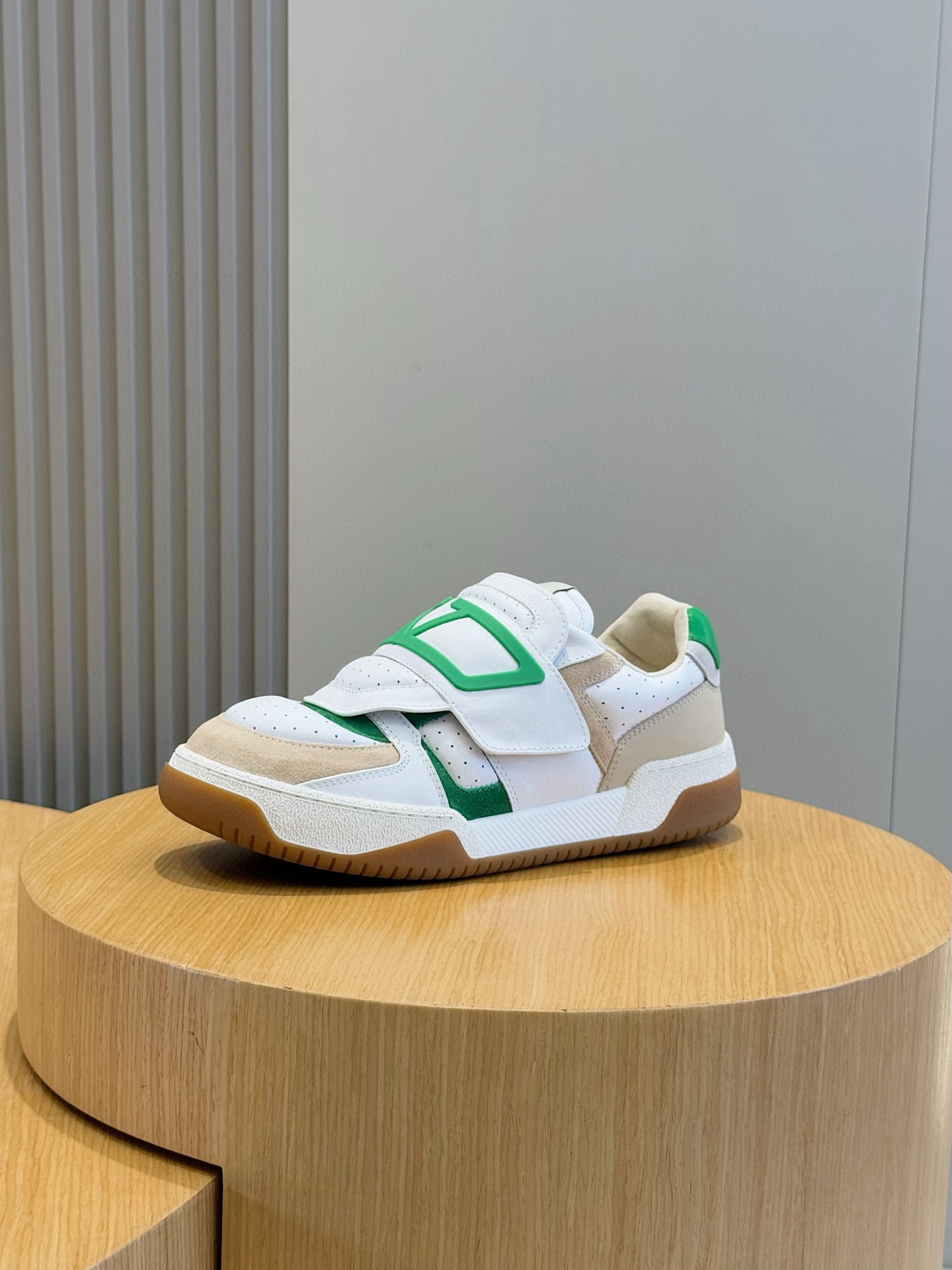 Valentino Couple Sneakers L-s