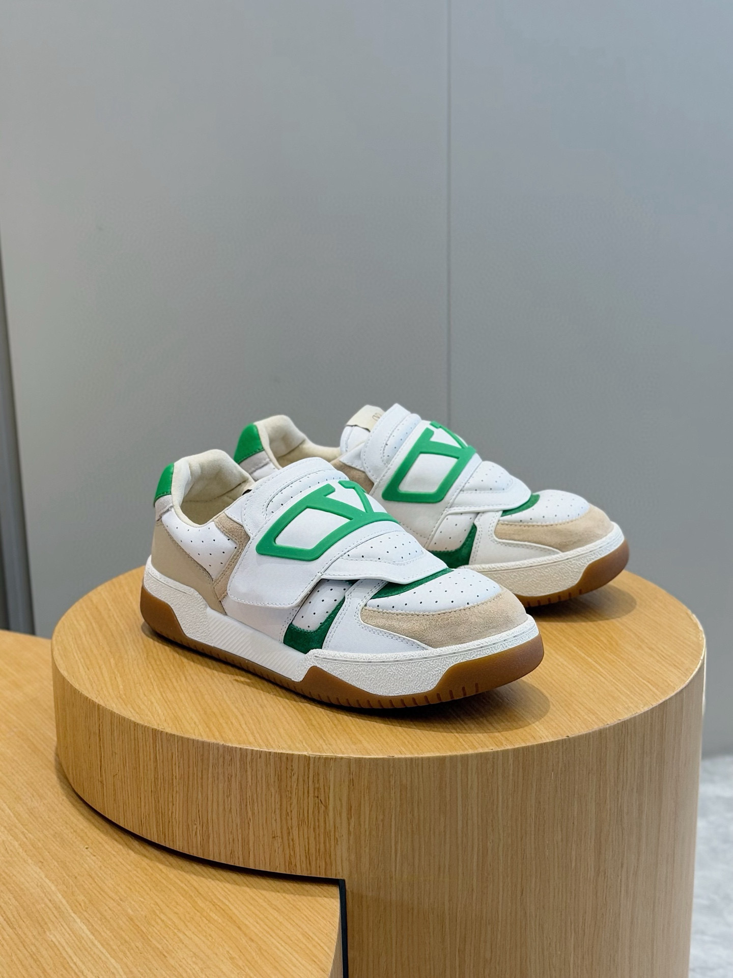 Valentino Couple Sneakers L-s