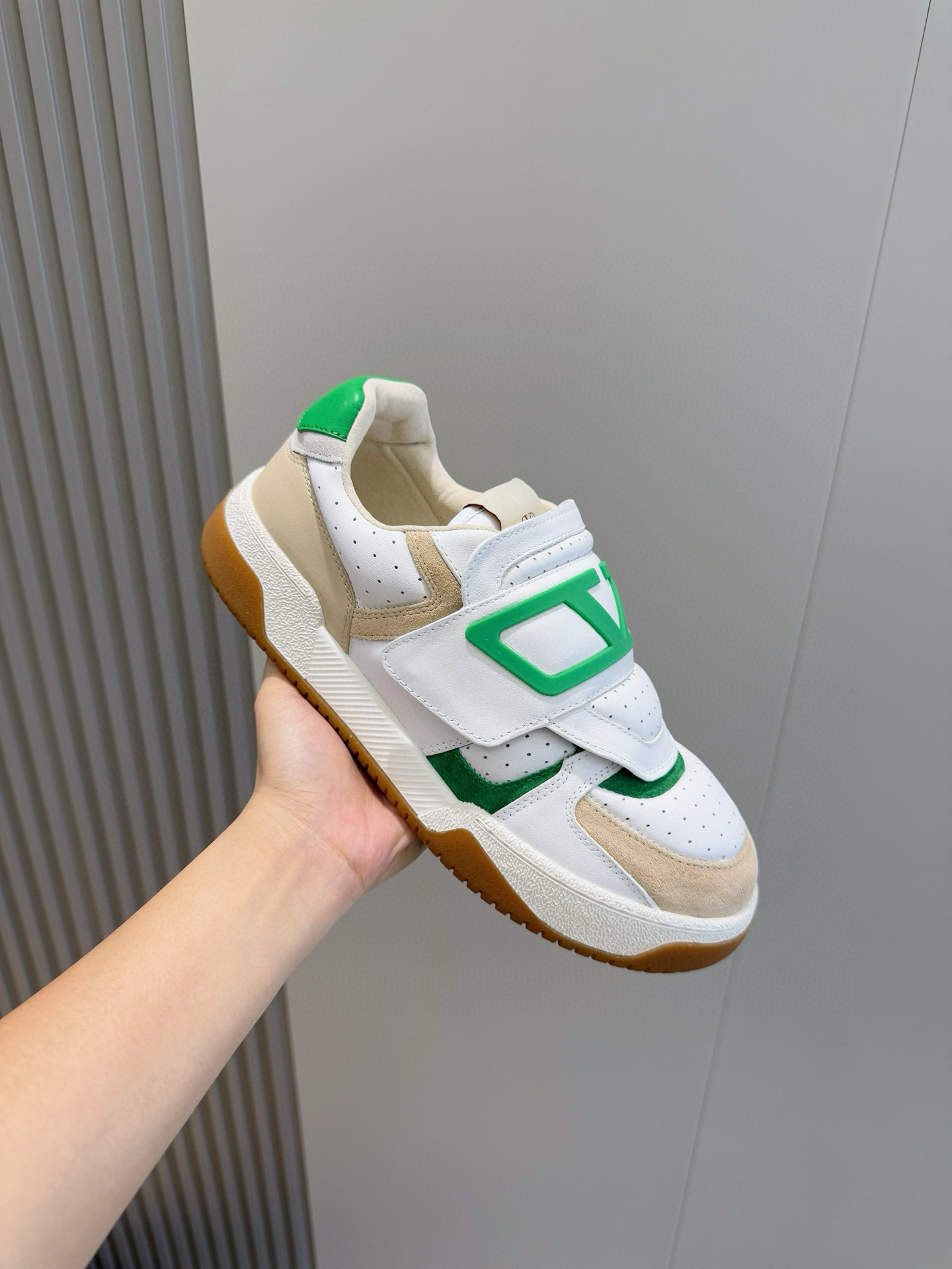 Valentino Couple Sneakers L-s