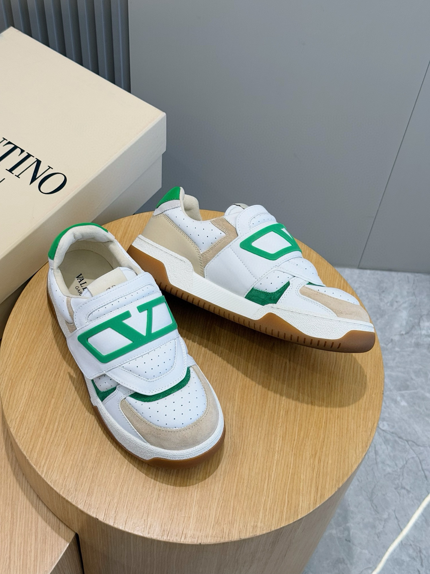 Valentino Couple Sneakers L-s