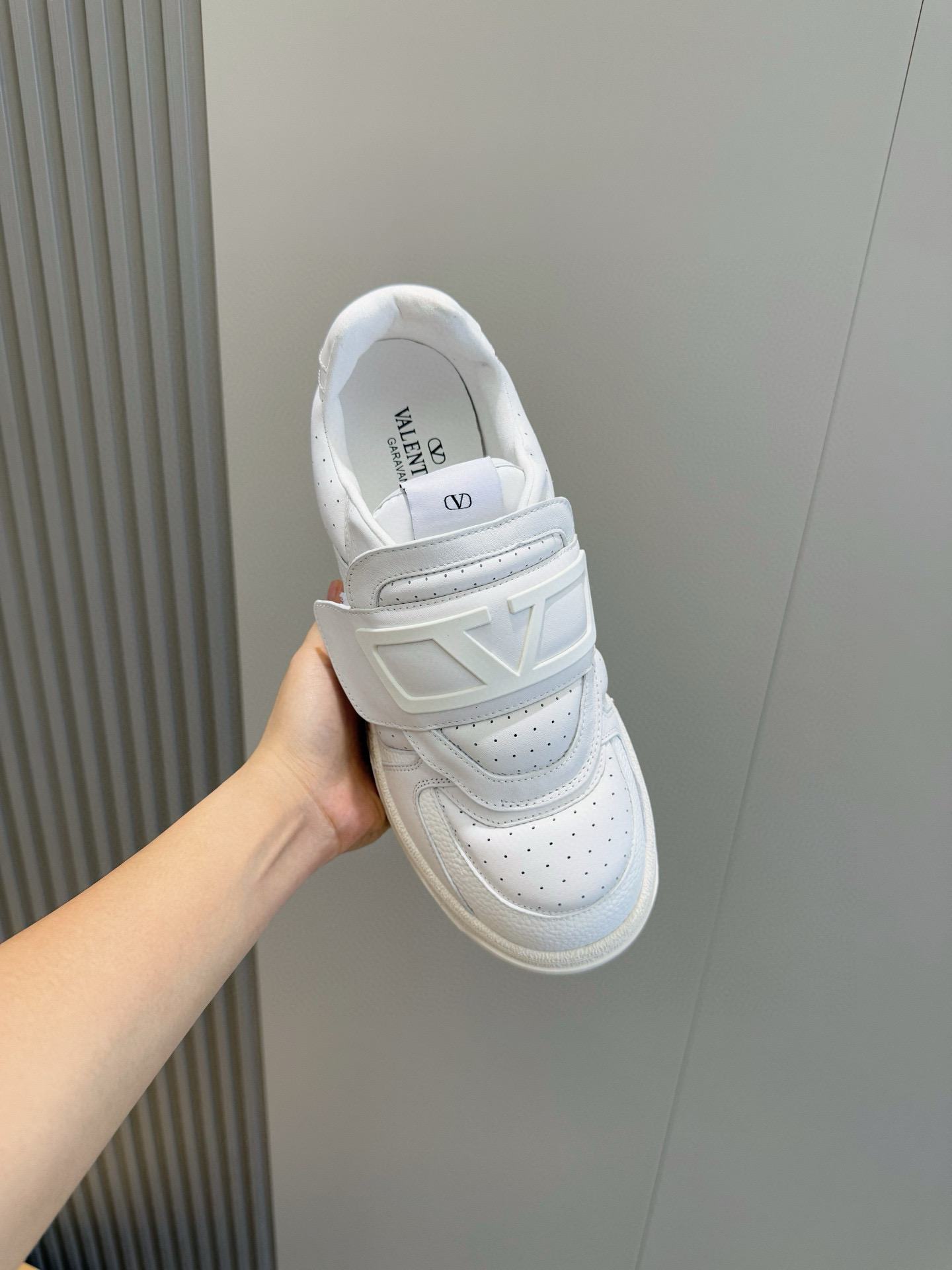 Valentino Couple Sneakers L-s