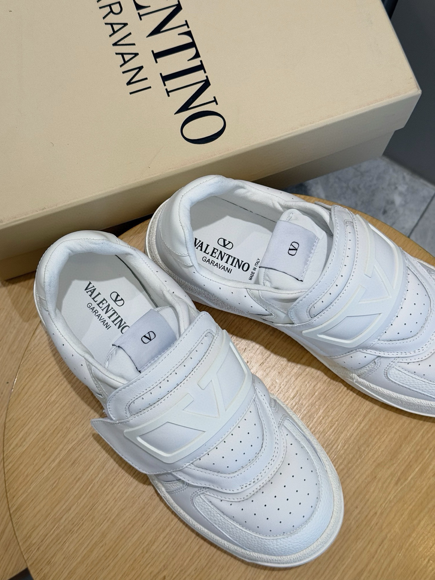 Valentino Couple Sneakers L-s