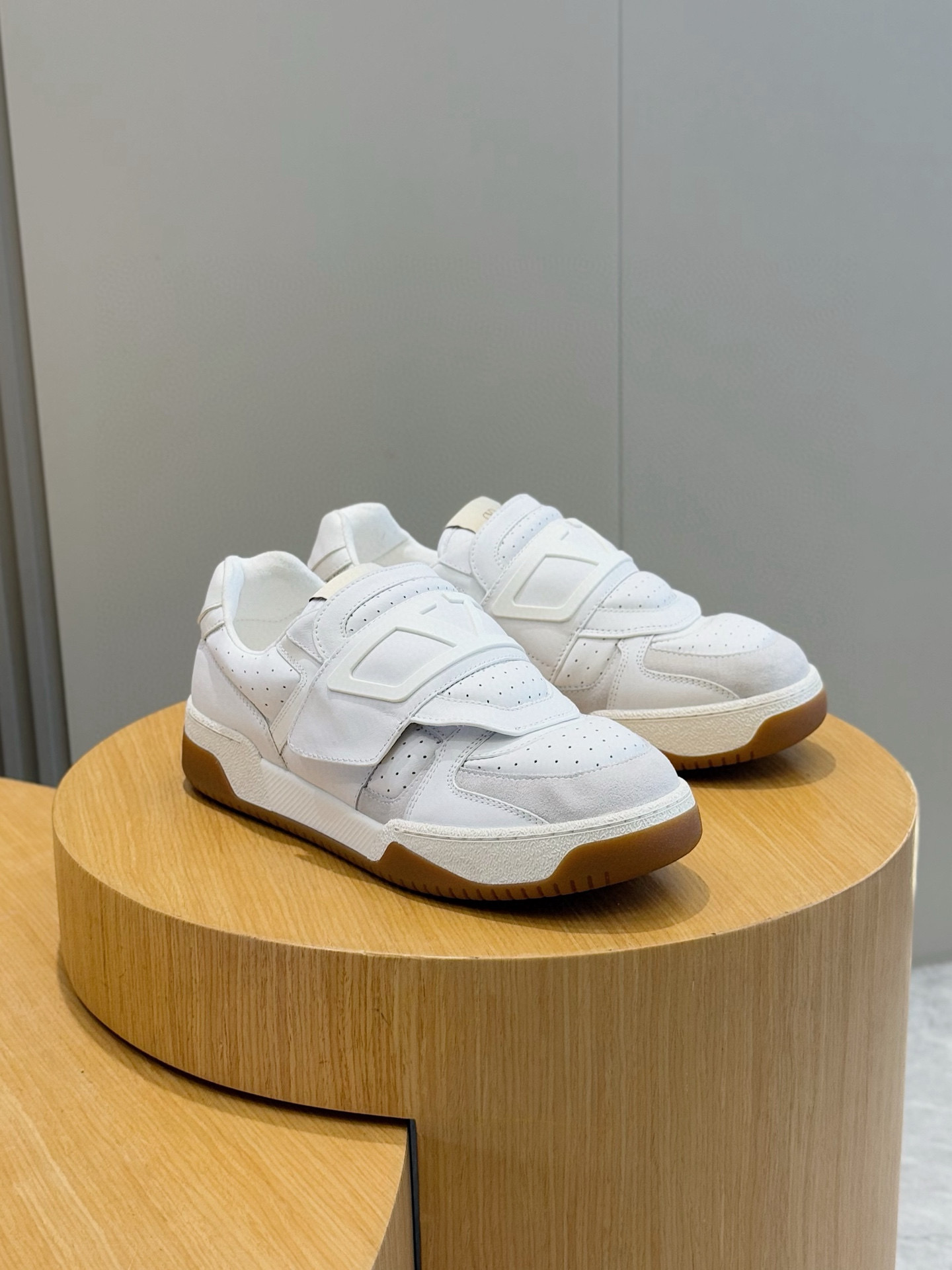 Valentino Couple Sneakers L-s