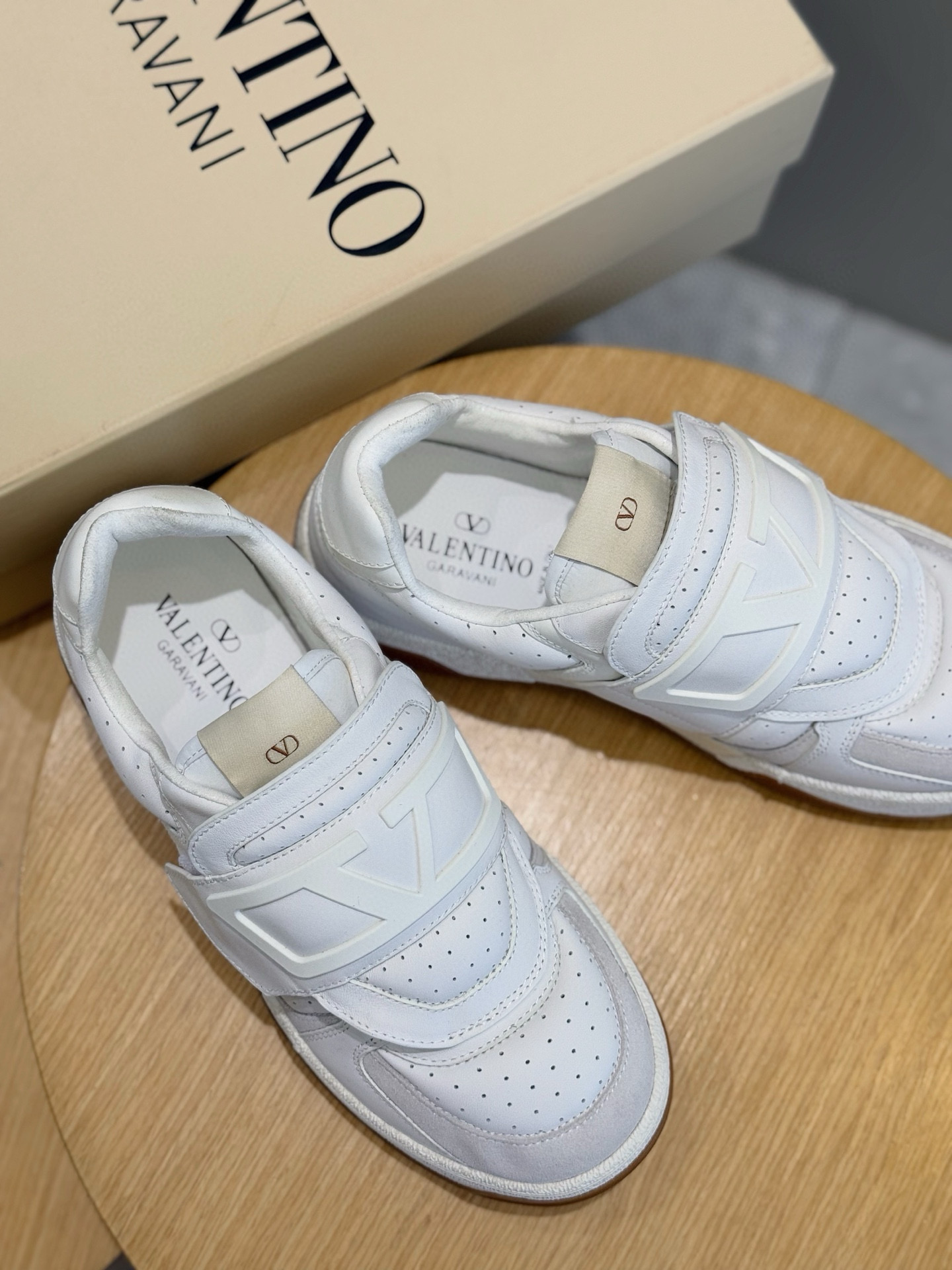 Valentino Couple Sneakers L-s