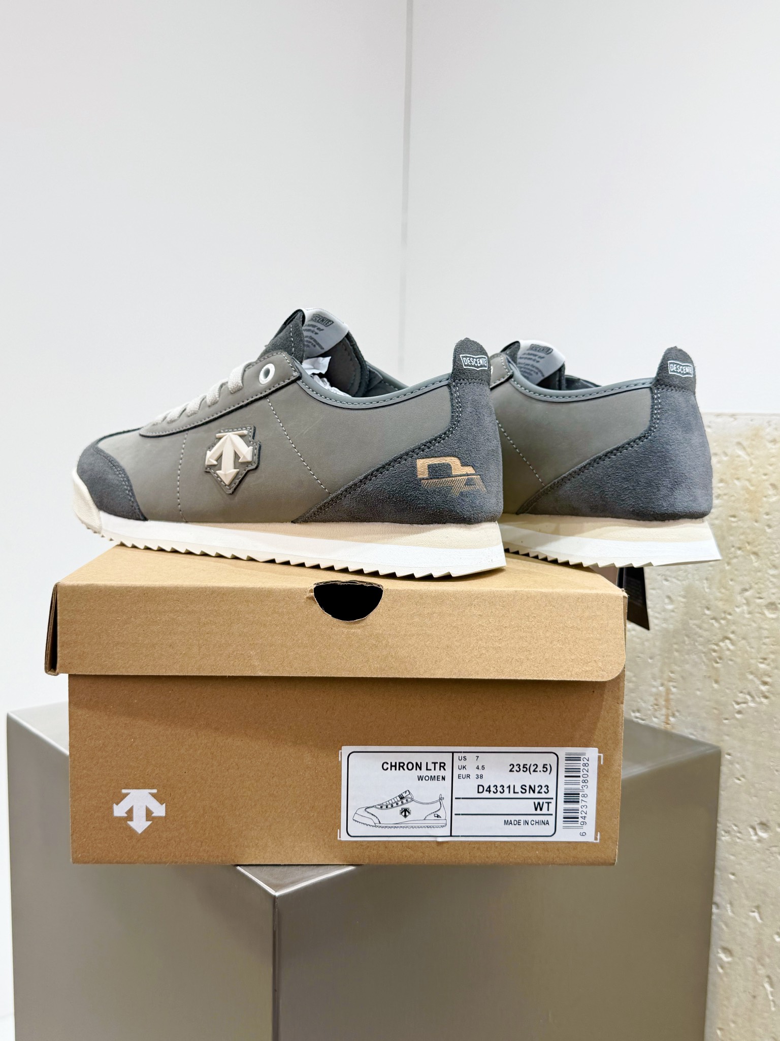 Descente Male Running Shoes Gray M-l-s