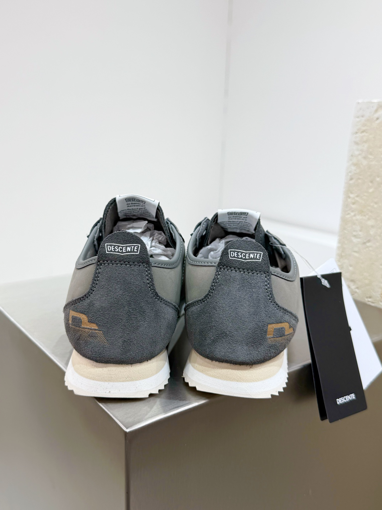 Descente Male Running Shoes Gray M-l-s