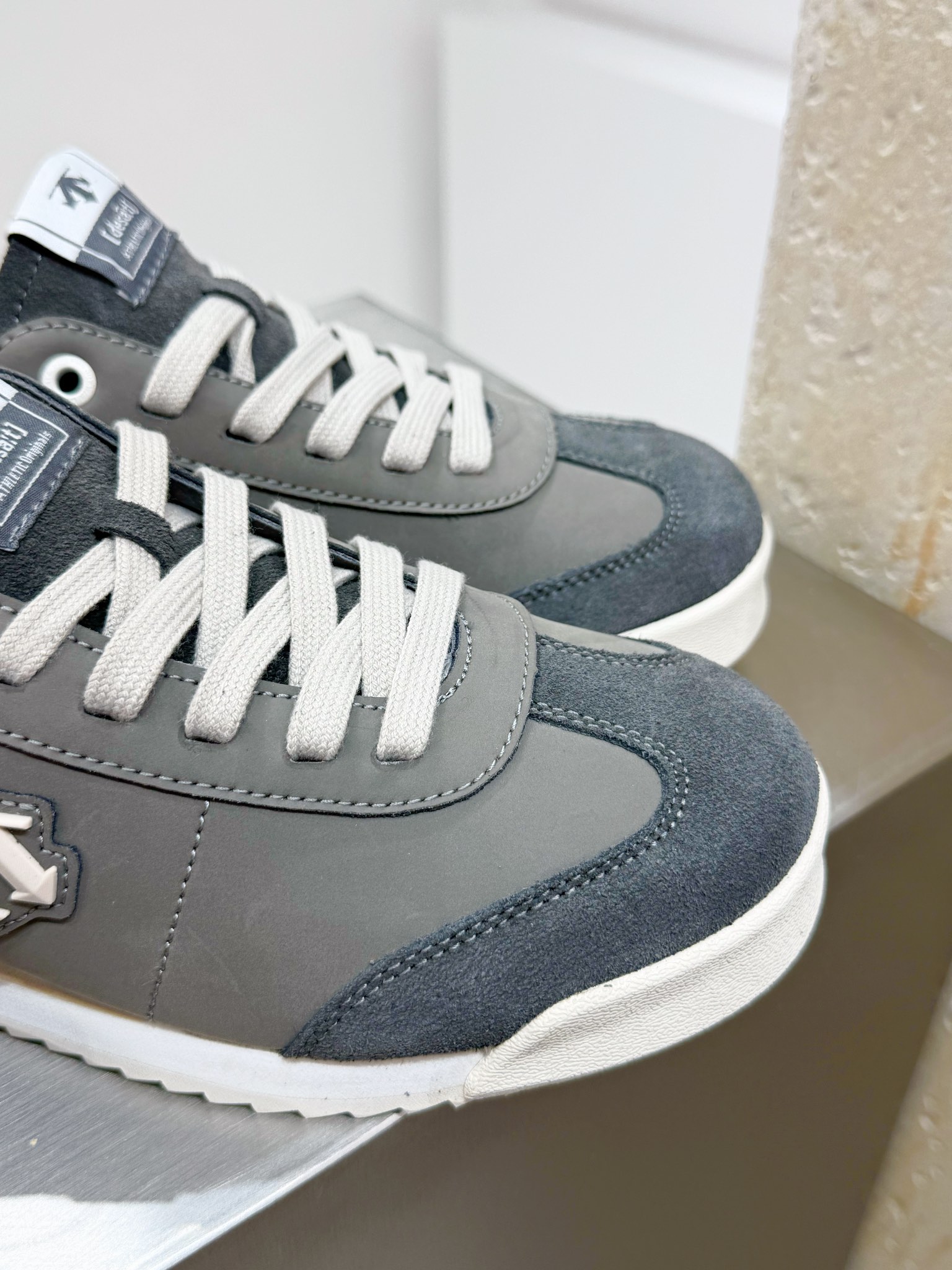 Descente Male Running Shoes Gray M-l-s