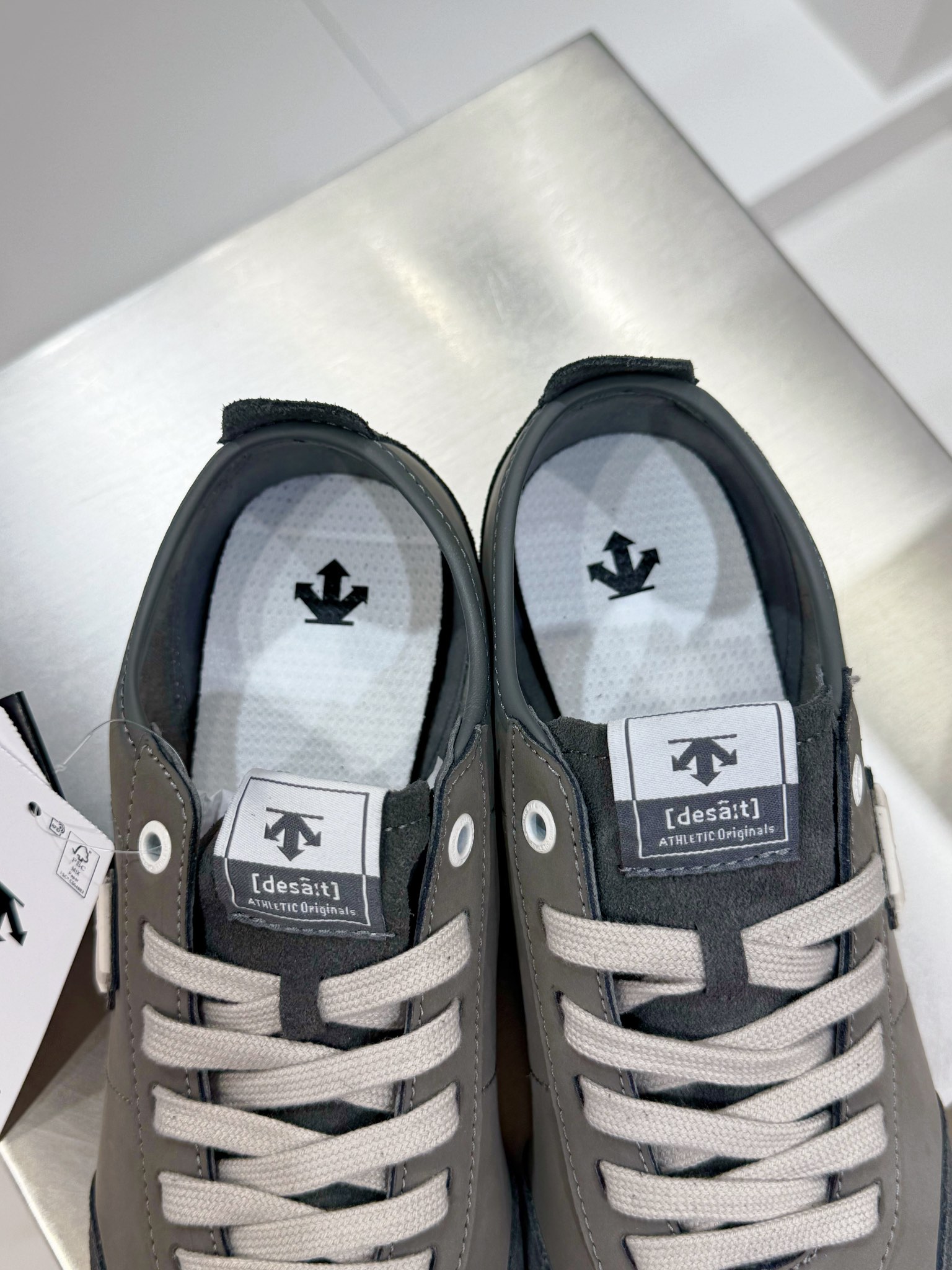 Descente Male Running Shoes Gray M-l-s