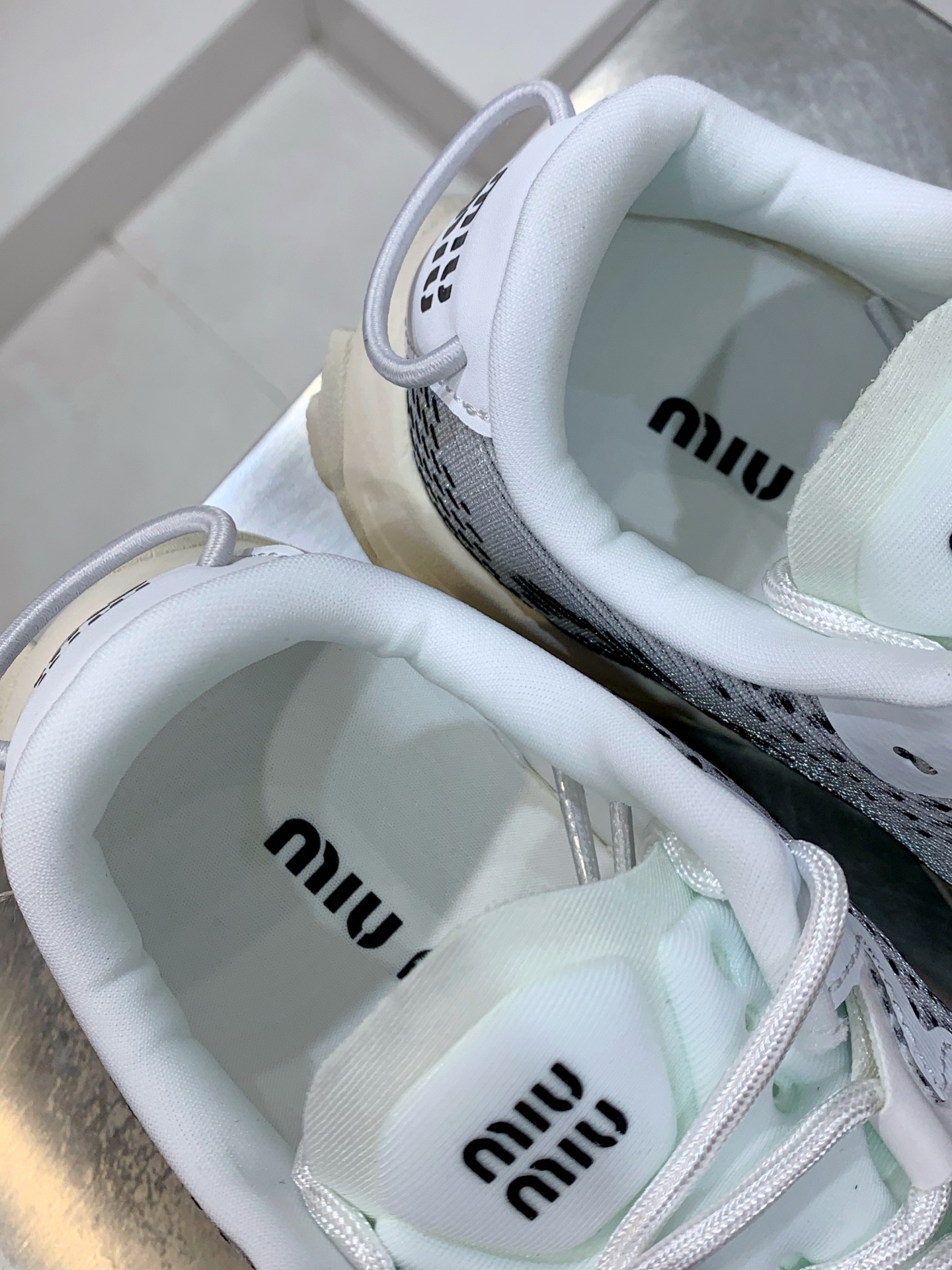 Miu Miu Sneakers M
