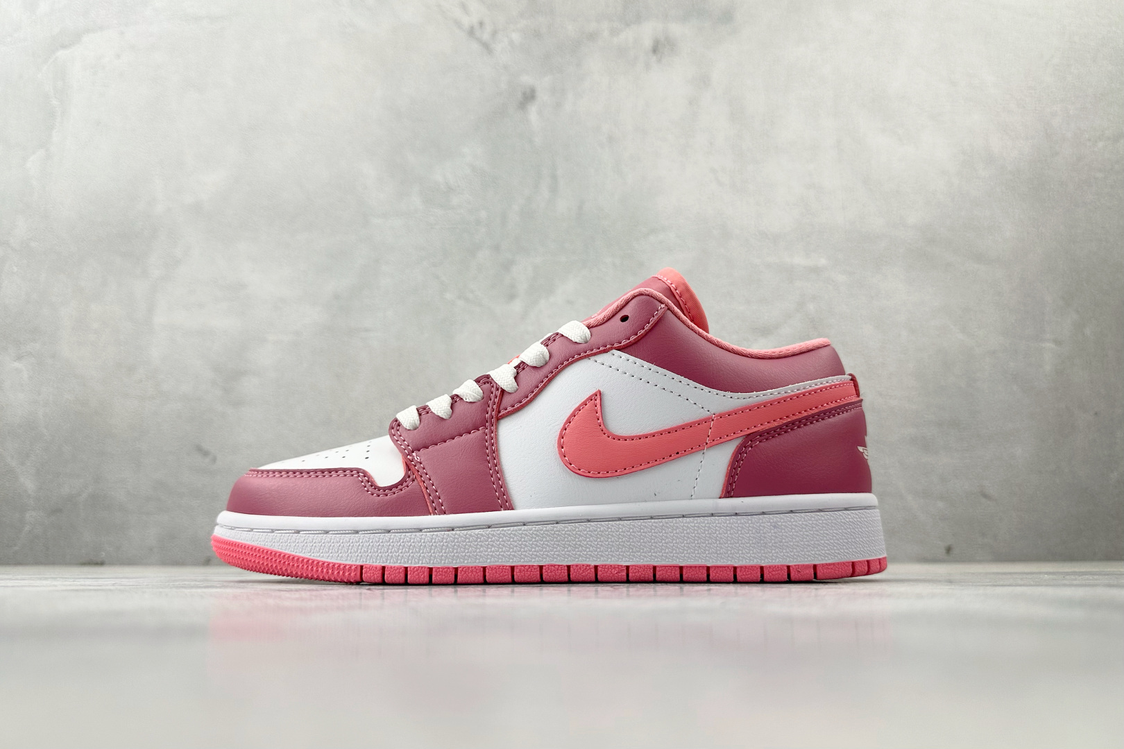 Jordan Nike Basic Shoes L