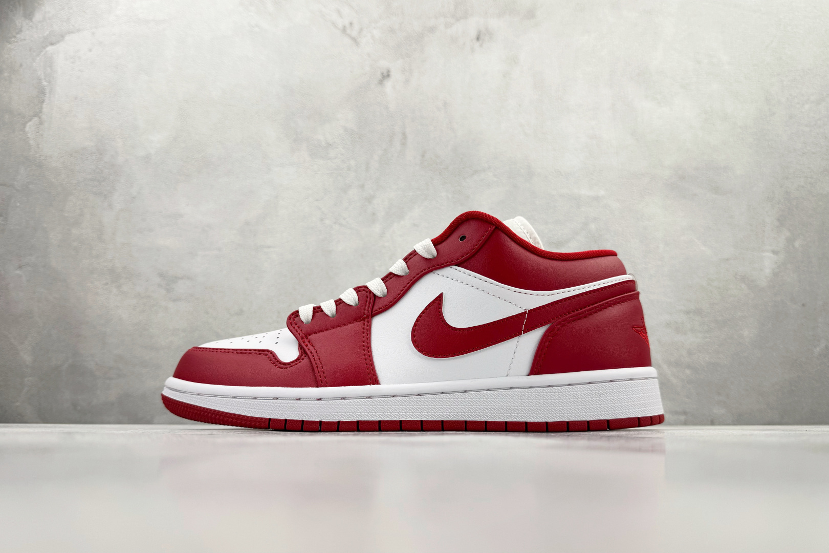 Jordan Nike Basic Shoes L