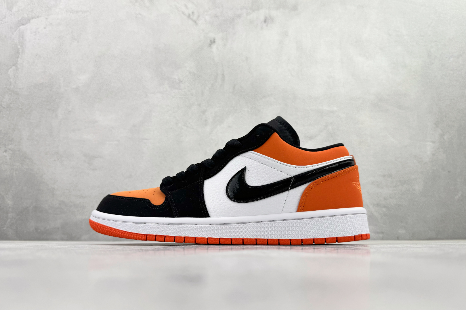 Jordan Nike Basic Shoes L