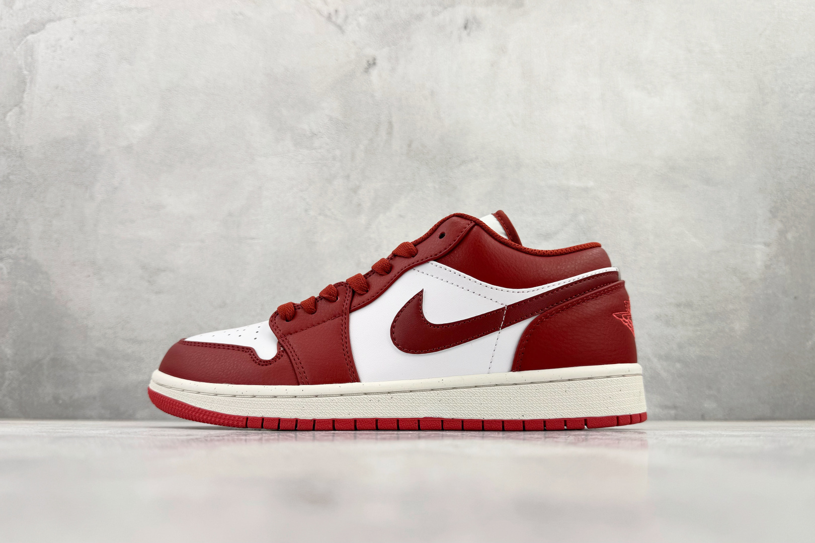 Jordan Nike Basic Shoes L