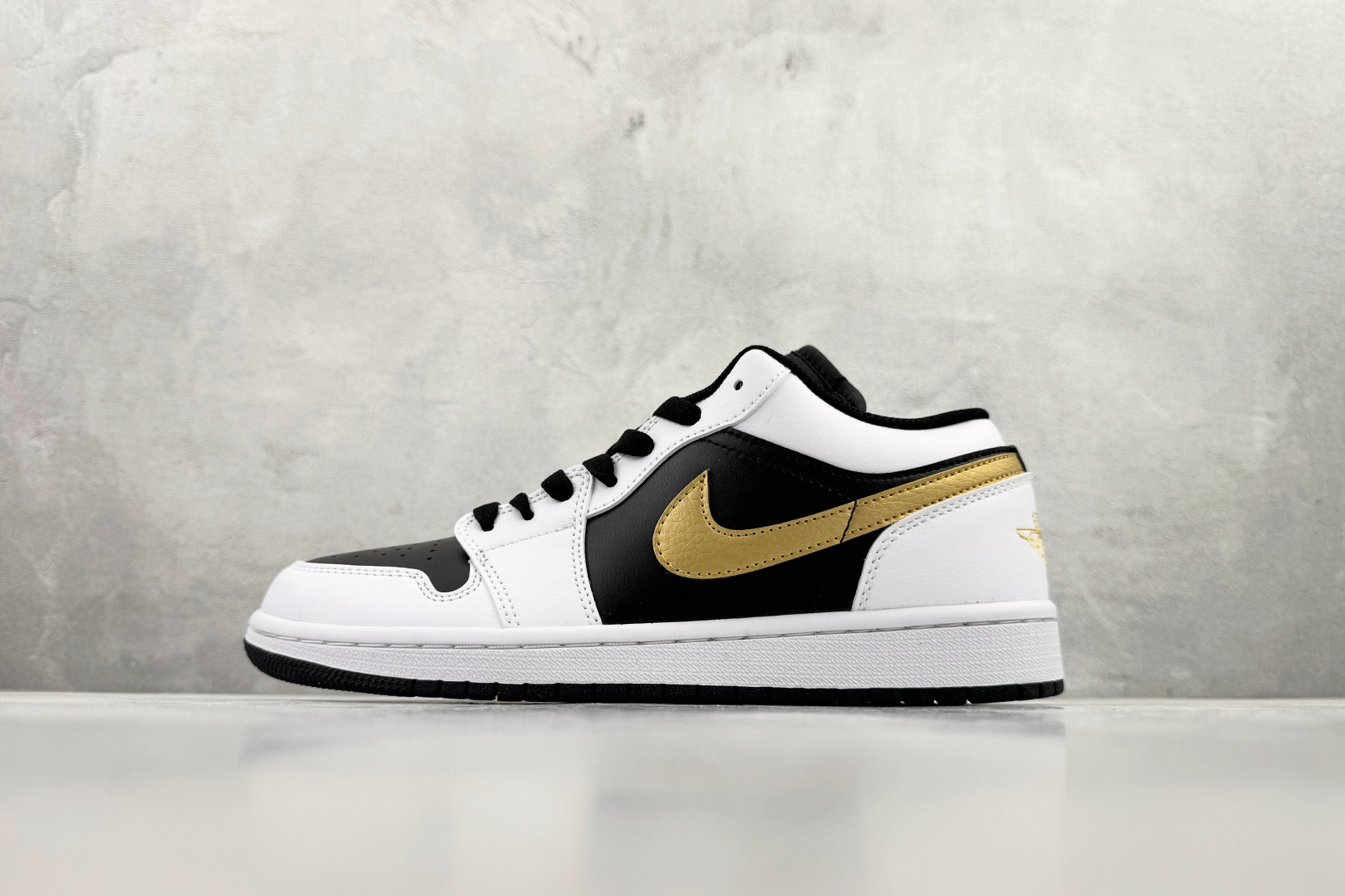 Jordan Nike Basic Shoes L