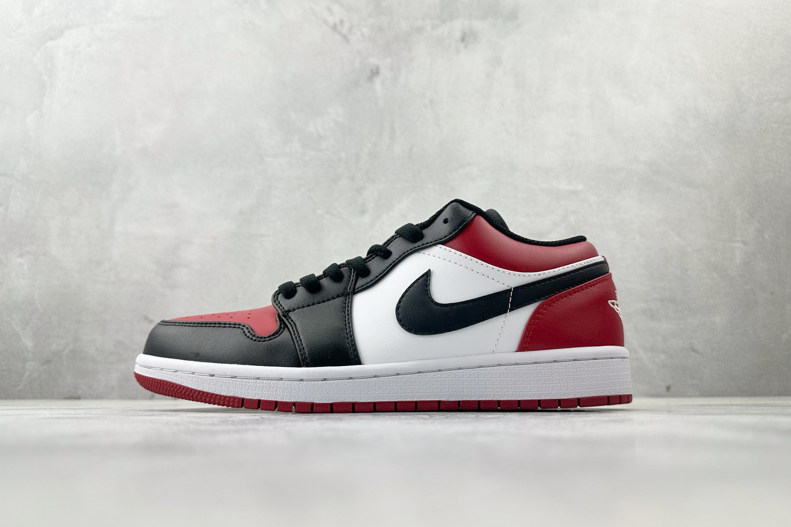 Jordan Nike Basic Shoes L