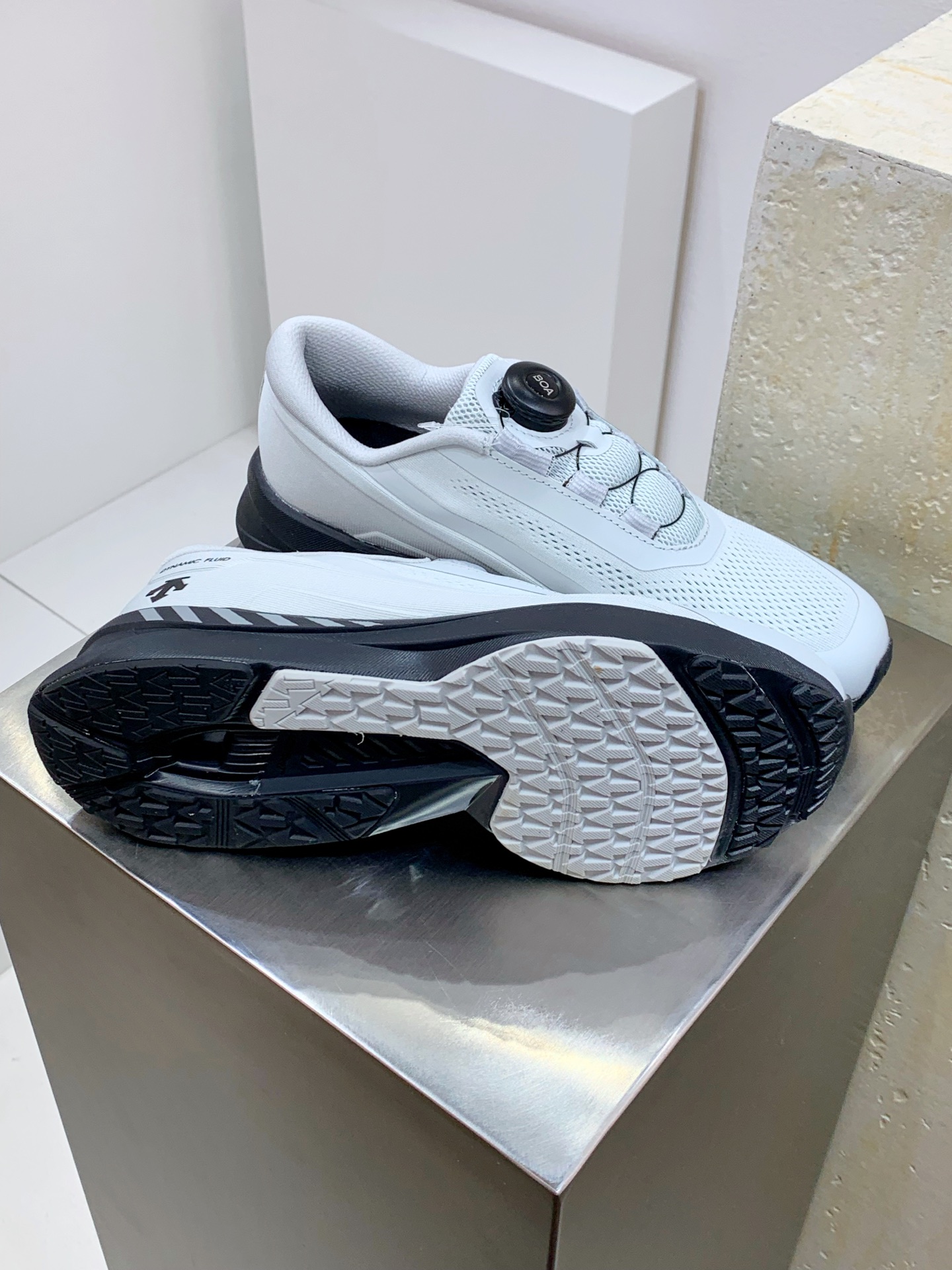 Descente Male Running Shoes Breathable L-s