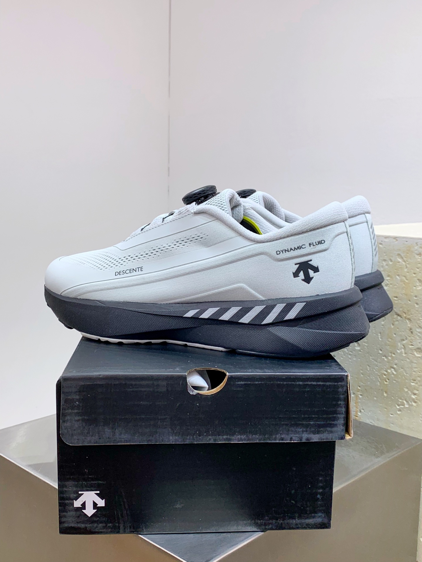 Descente Male Running Shoes Breathable L-s