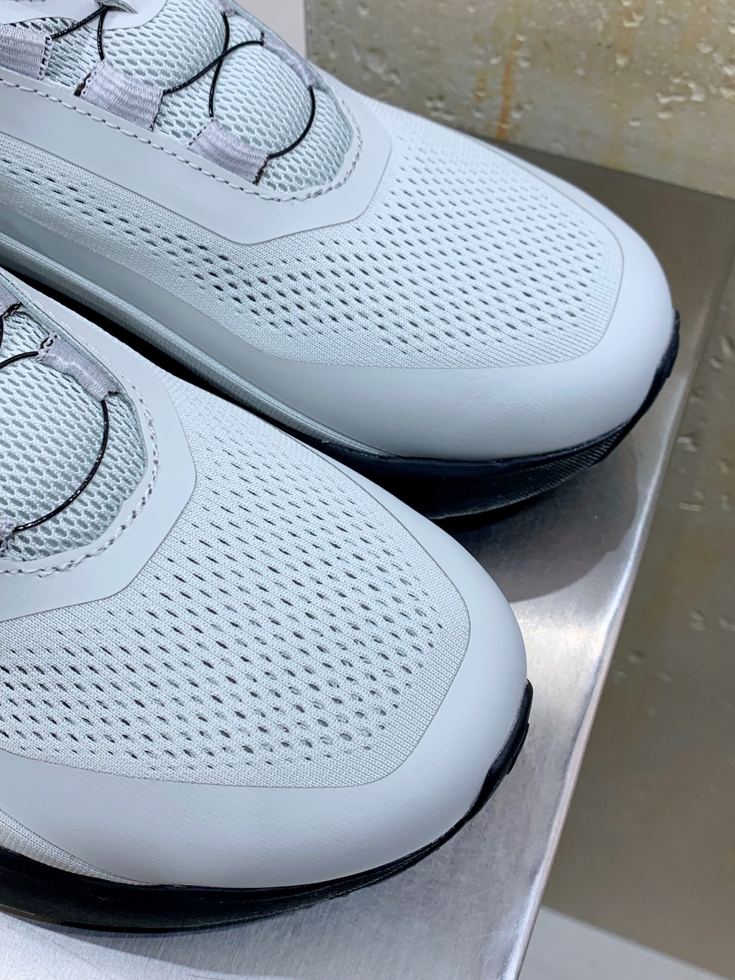 Descente Male Running Shoes Breathable L-s