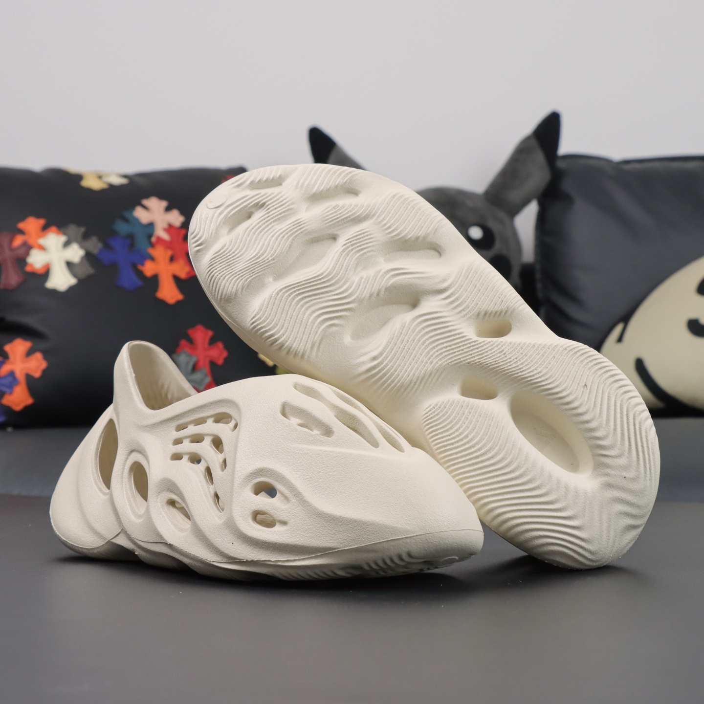 Crocs Yeezy Basic Shoes M