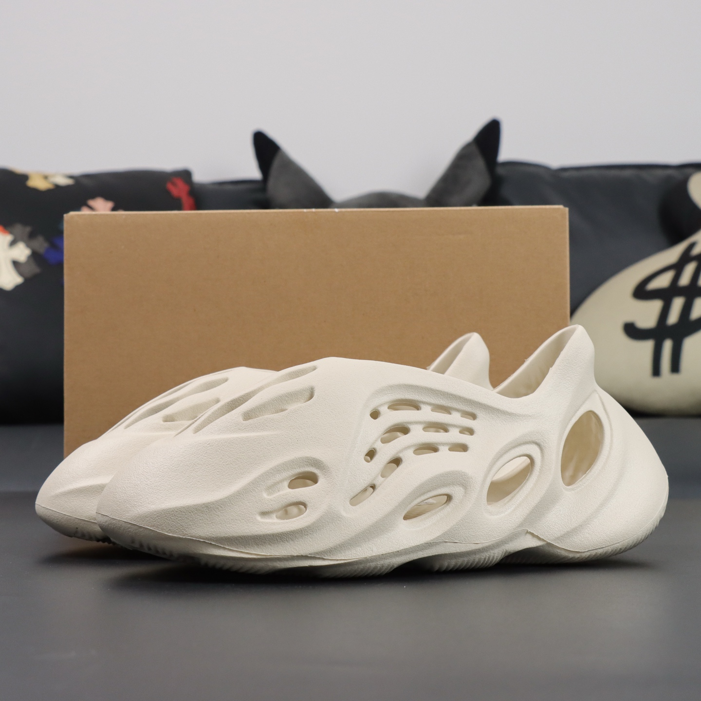 Crocs Yeezy Basic Shoes M