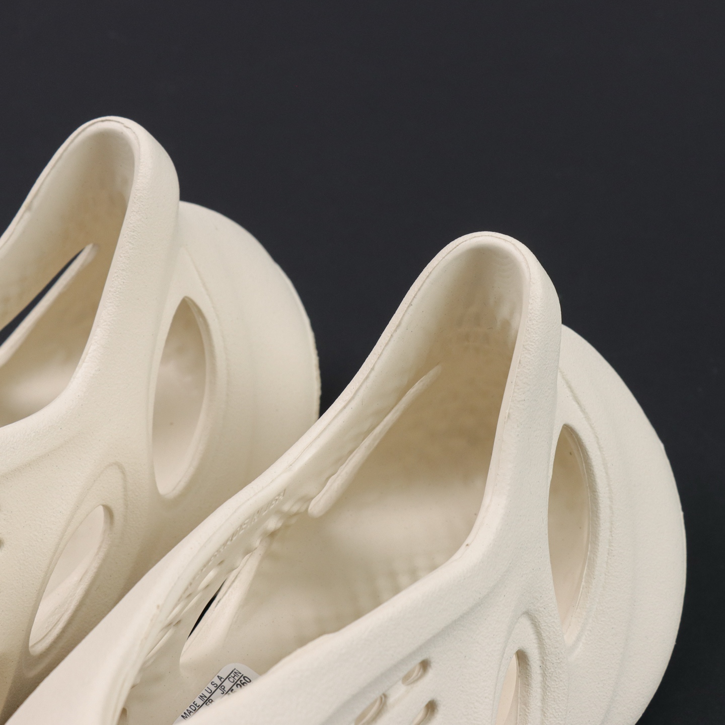 Crocs Yeezy Basic Shoes M