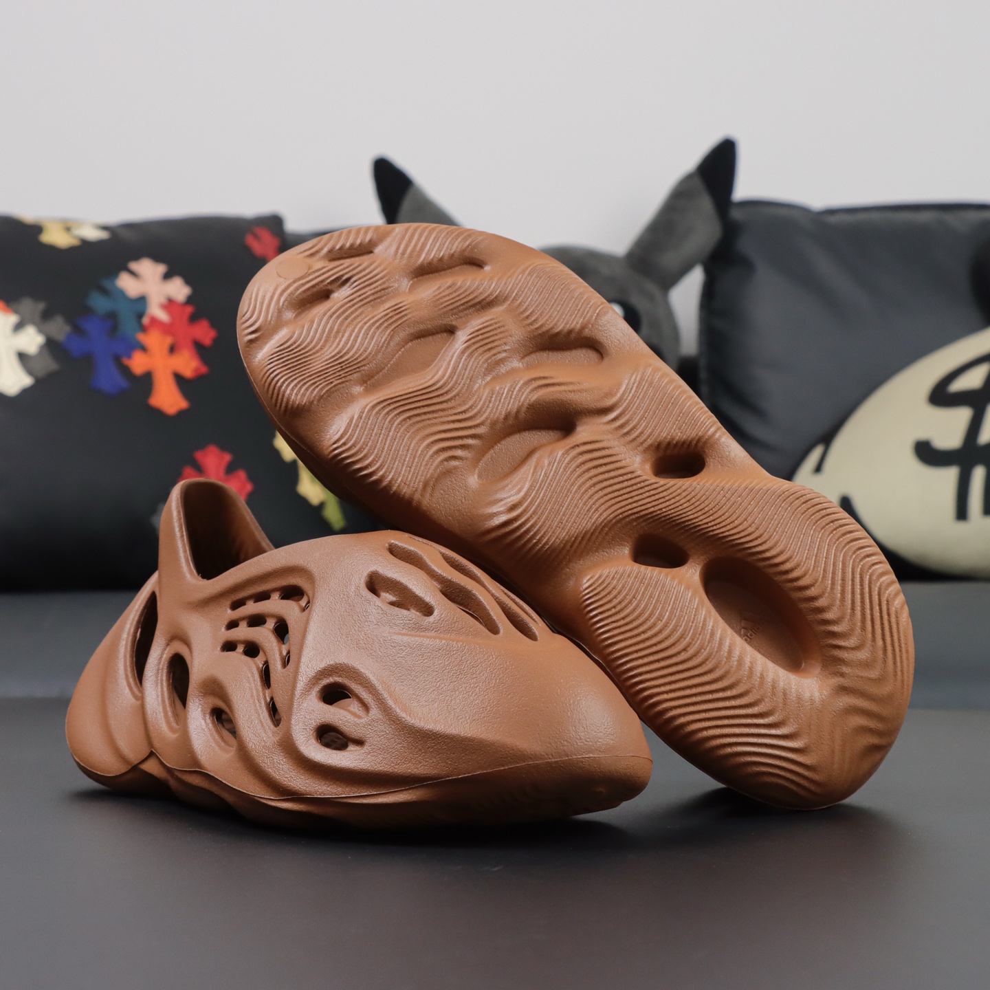 Crocs Yeezy Basic Shoes M