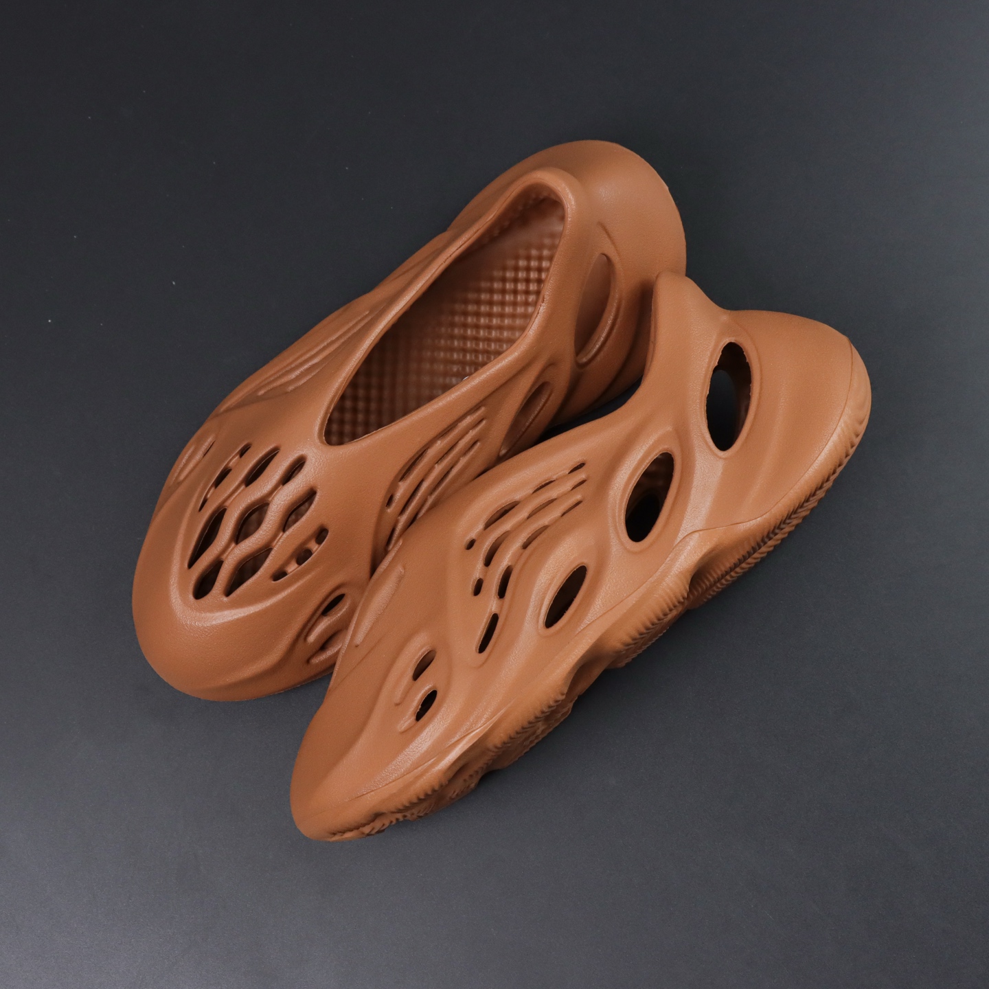 Crocs Yeezy Basic Shoes M