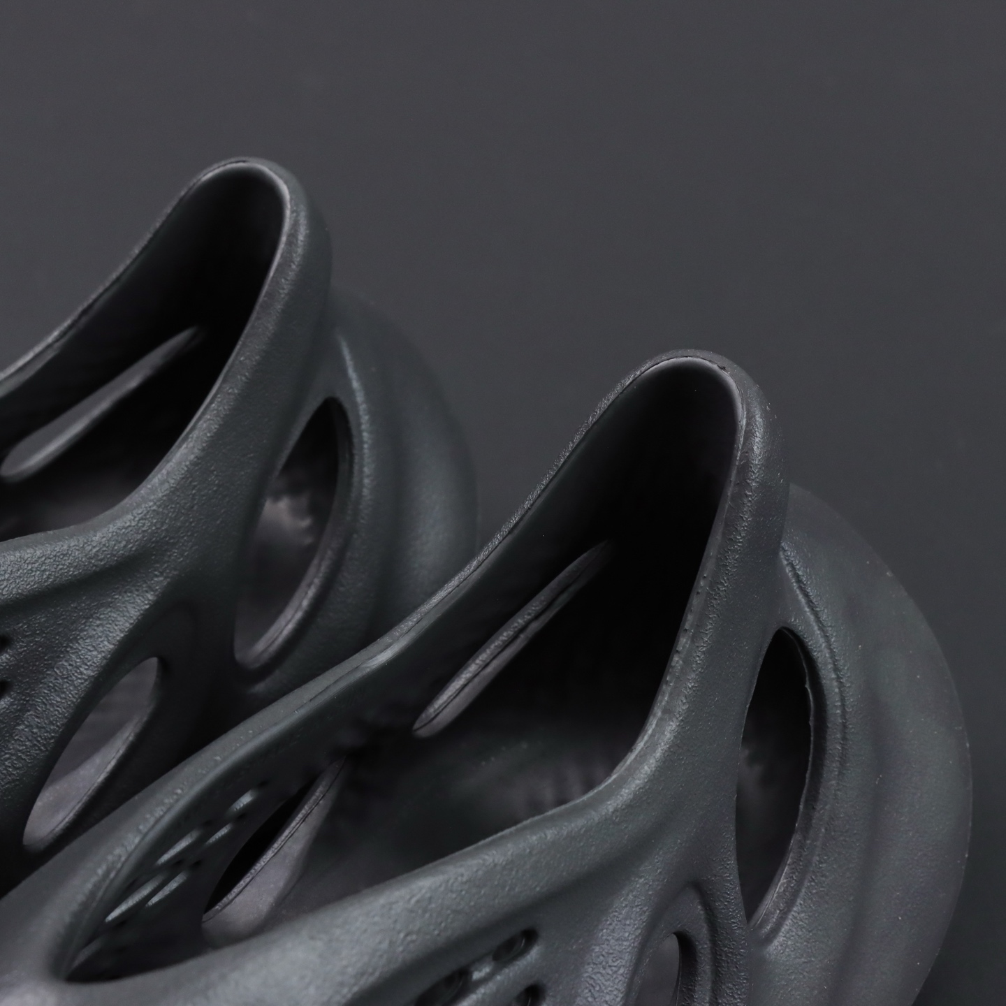 Crocs Yeezy Basic Shoes Black M