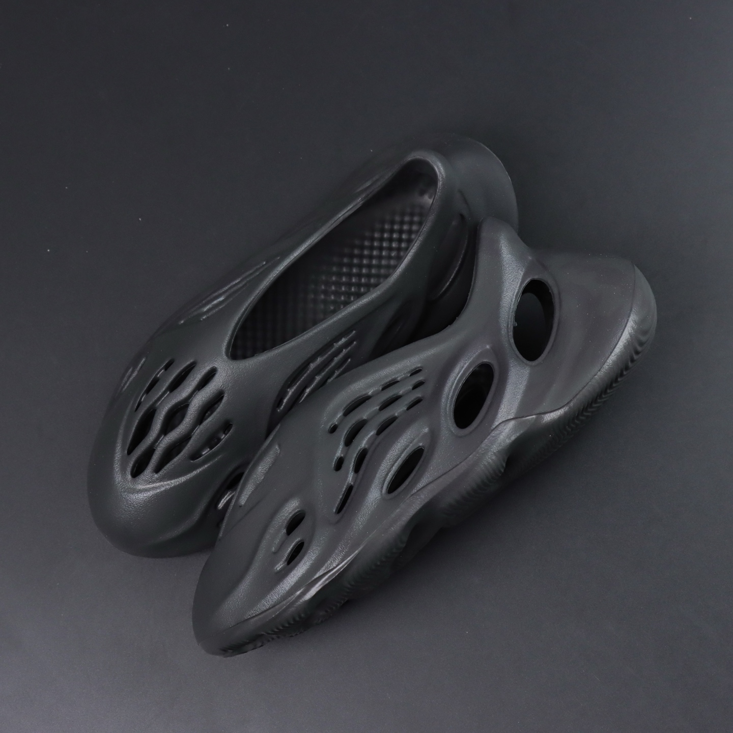 Crocs Yeezy Basic Shoes Black M