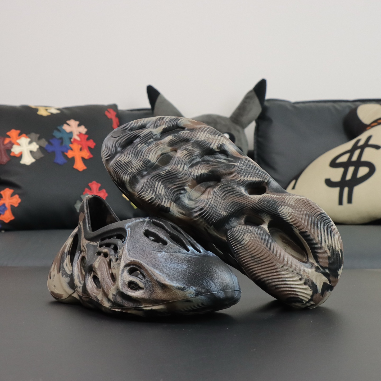 Crocs Yeezy Basic Shoes M