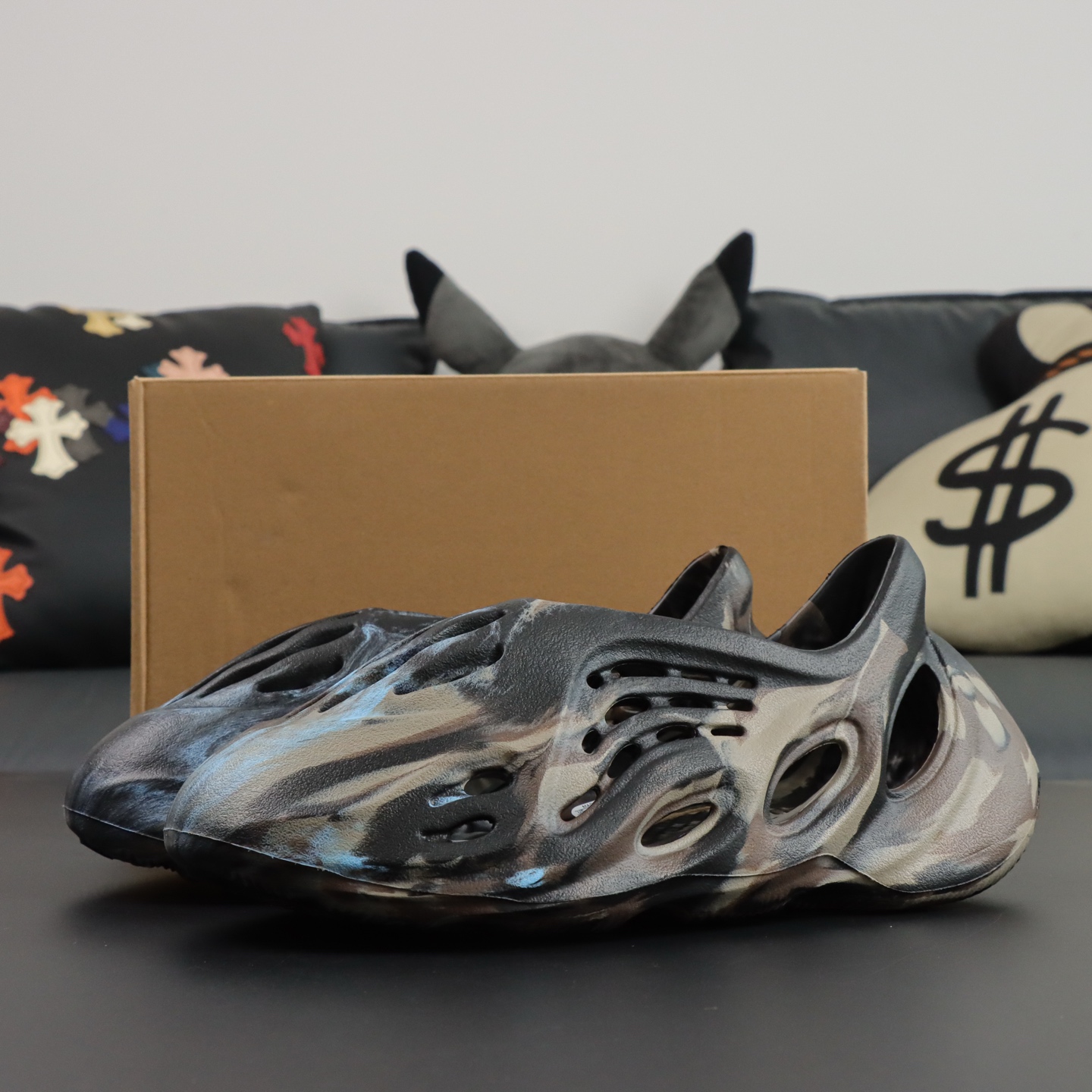 Crocs Yeezy Basic Shoes M