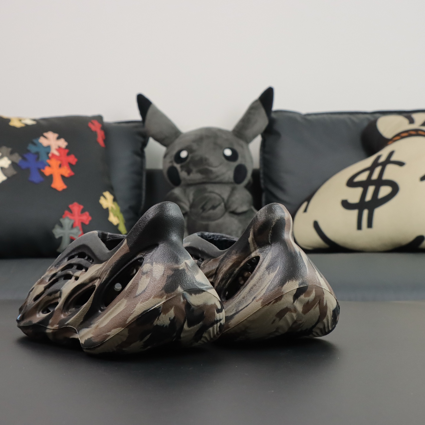 Crocs Yeezy Basic Shoes M