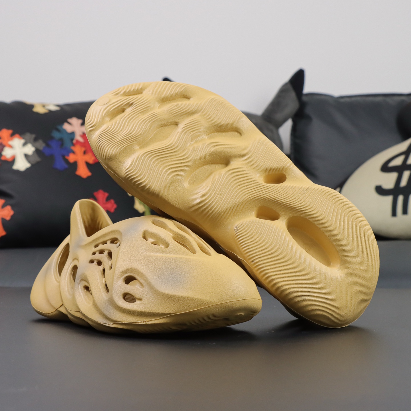 Crocs Yeezy Basic Shoes M