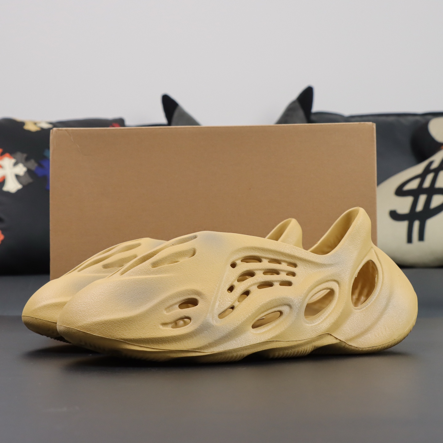 Crocs Yeezy Basic Shoes M