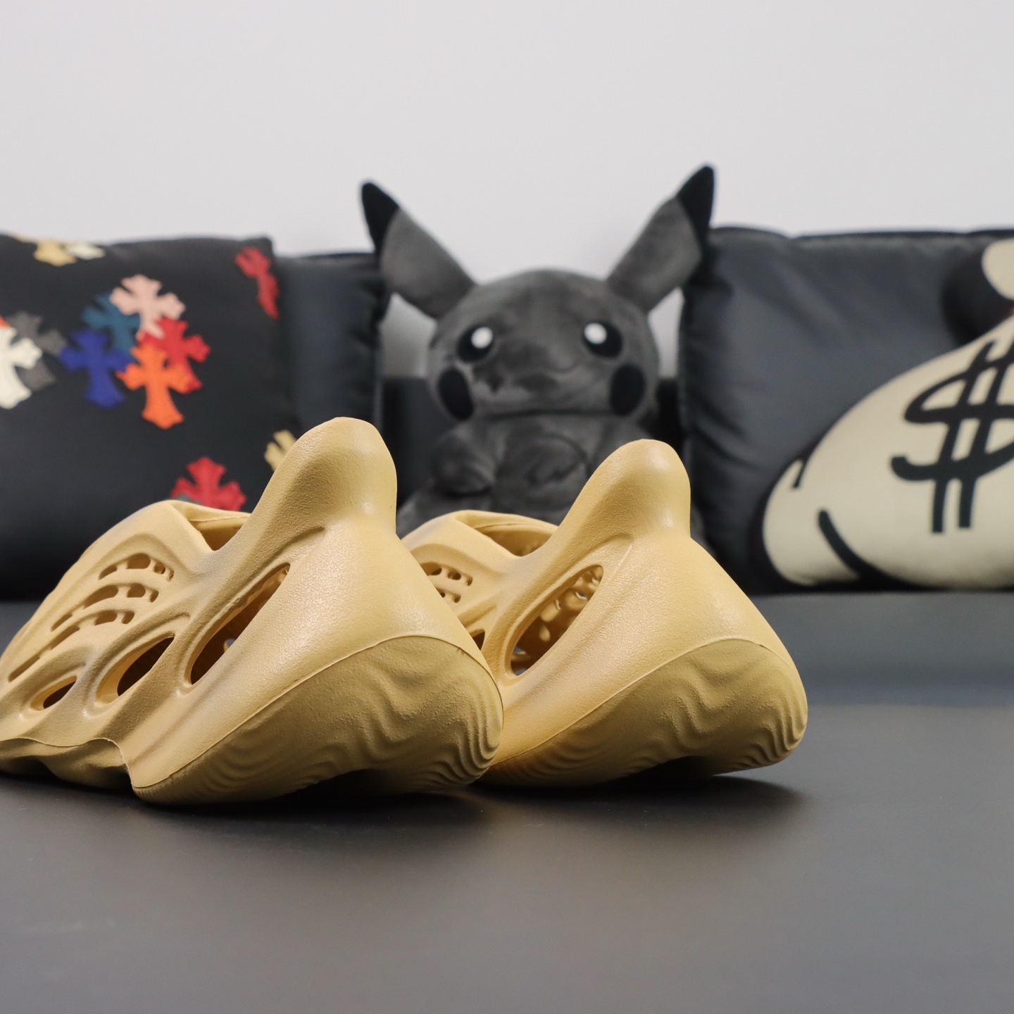 Crocs Yeezy Basic Shoes M