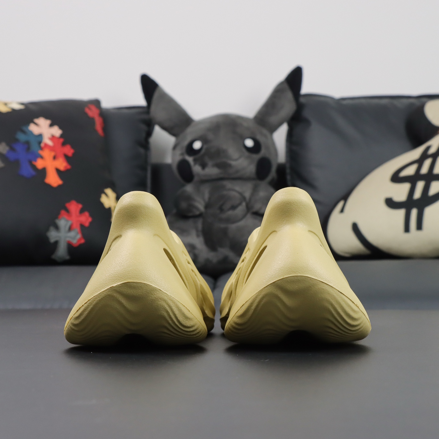 Crocs Yeezy Basic Shoes M