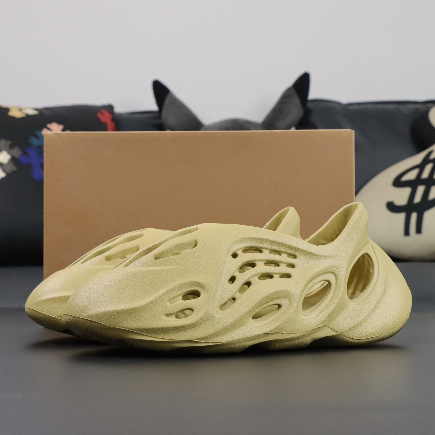 Crocs Yeezy Basic Shoes M