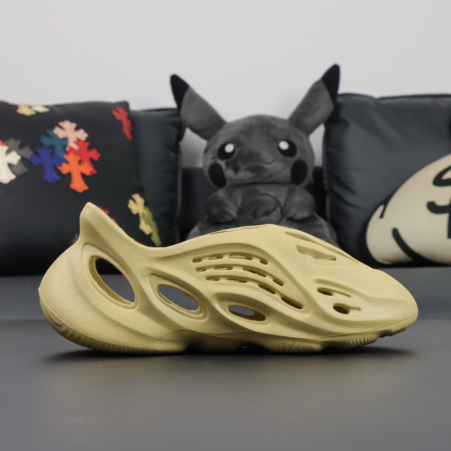 Crocs Yeezy Basic Shoes M