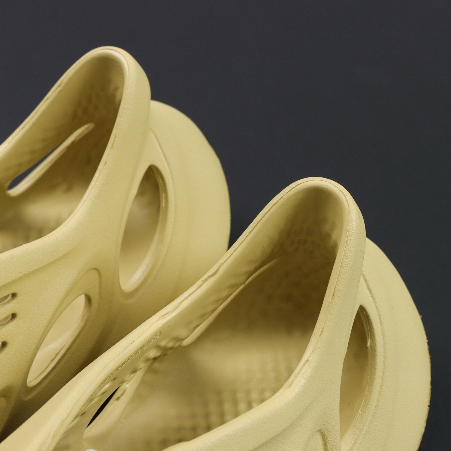 Crocs Yeezy Basic Shoes M