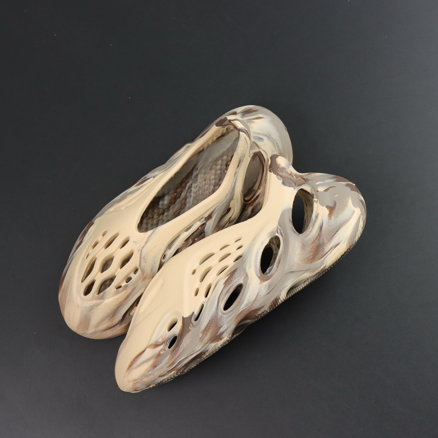 Crocs Yeezy Basic Shoes M