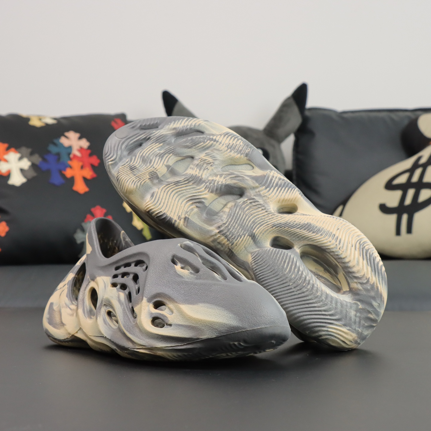 Crocs Yeezy Basic Shoes M