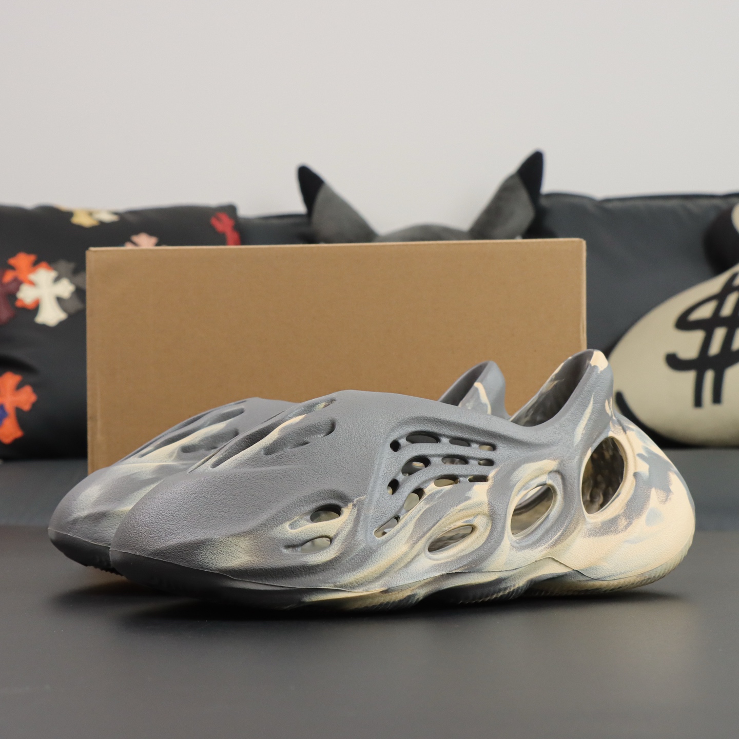 Crocs Yeezy Basic Shoes M