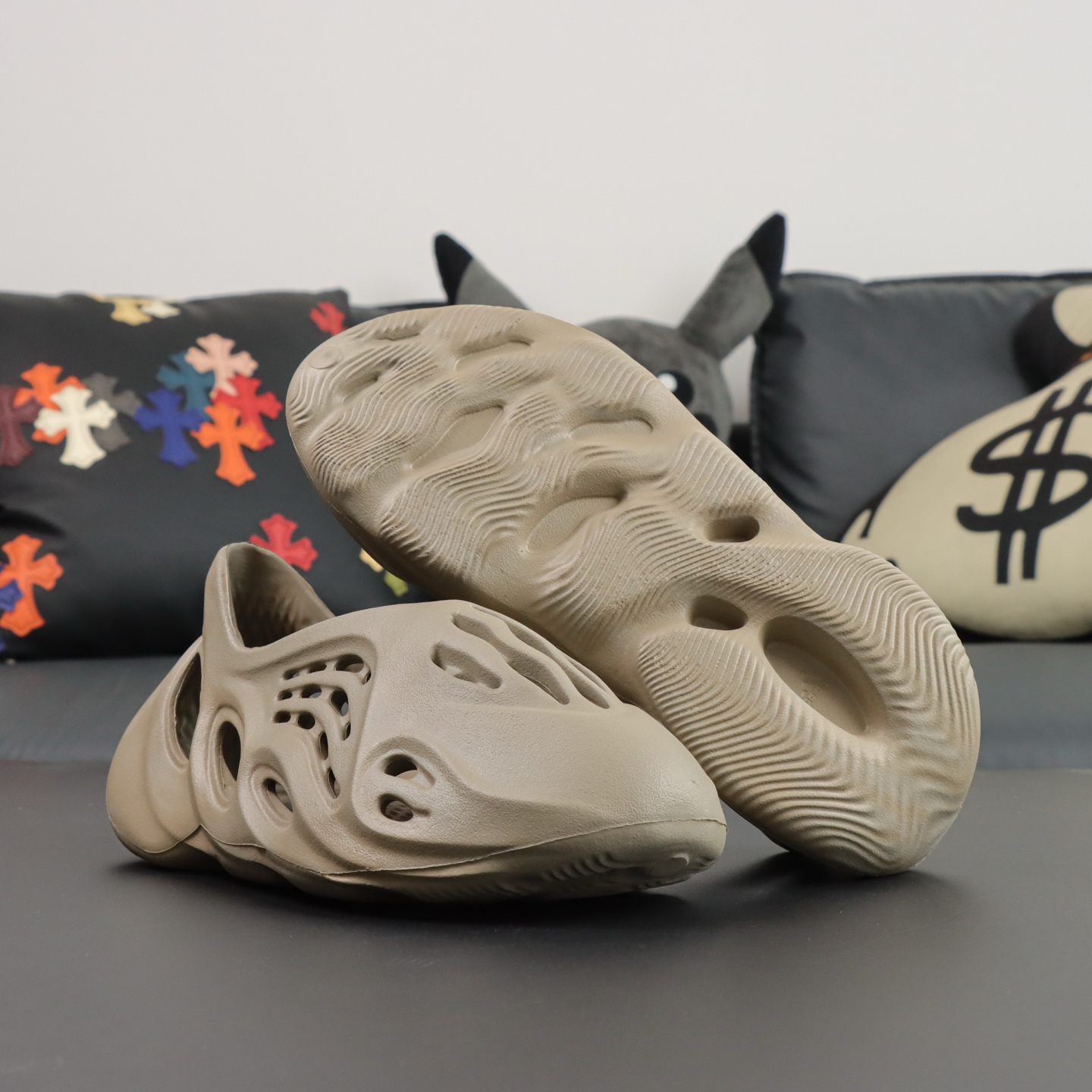 Crocs Yeezy Basic Shoes M