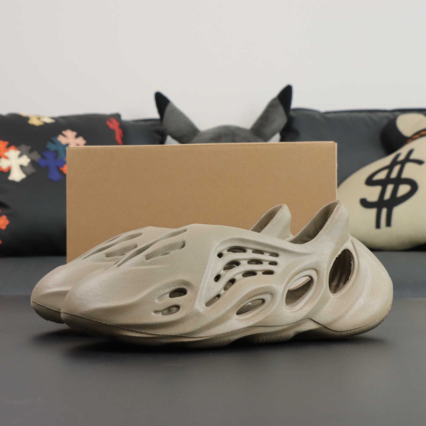 Crocs Yeezy Basic Shoes M