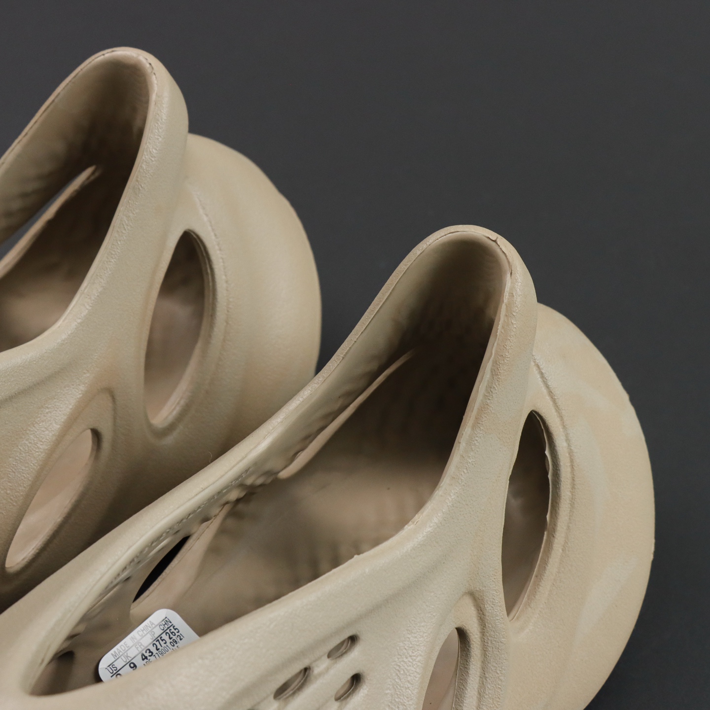 Crocs Yeezy Basic Shoes M